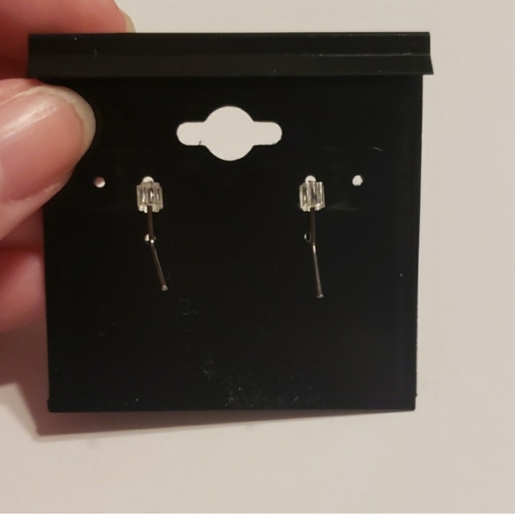 47. Drop Earrings - Picture 4 of 4